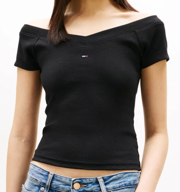 T-shirt slim fit a coste con spalle scoperte