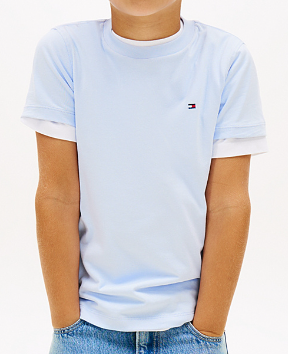 T-shirt Essential con bandierina ricamata